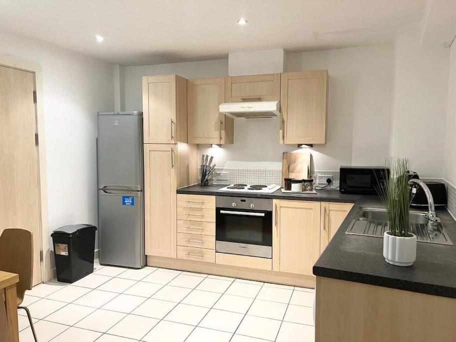 2 Bedroom City Center Apartment 曼彻斯特 外观 照片